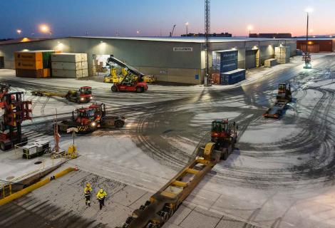 A.P. Moller Capital to buy a majority stake in Euroports