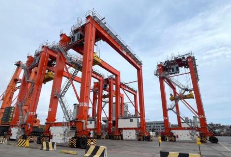 BCT Gdynia's eight new RTGs