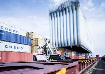 Robotising rail wagon handling