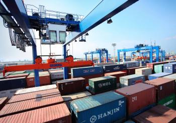 DCT orders Kalmar's RTGs