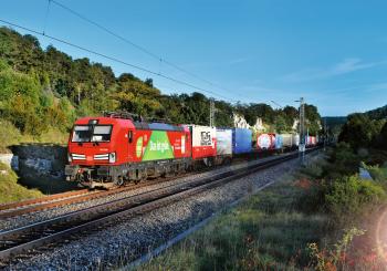 Kombiverkehr-DB Cargo road-to-rail co-op