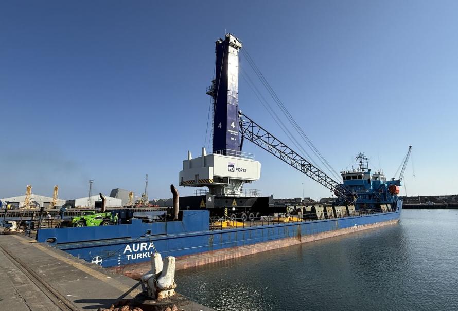 PD Ports' another made-in-the-Baltic crane