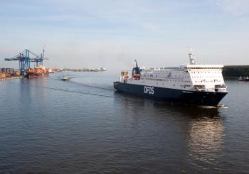 DFDS reinforces one route, but closes another