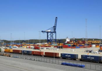 Stockholm Norvik welcomes its first freight train