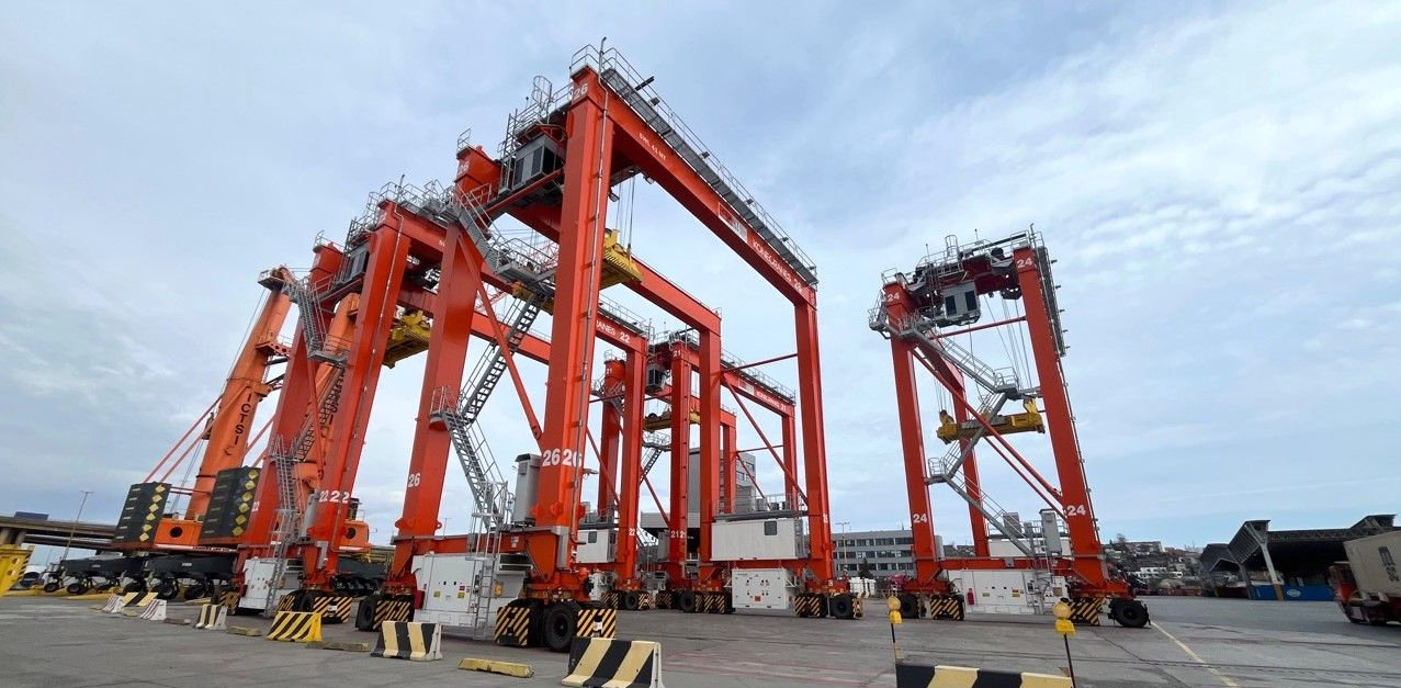 BCT Gdynia's eight new RTGs