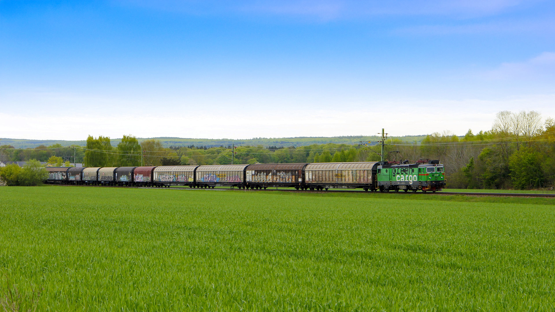 Two million tonnes of paper on rails