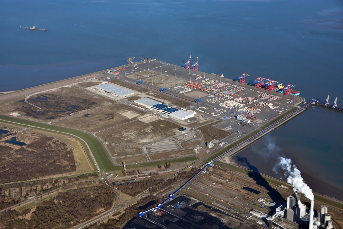 Hapag-Lloyd to take stake in JadeWeserPort Wilhelmshaven