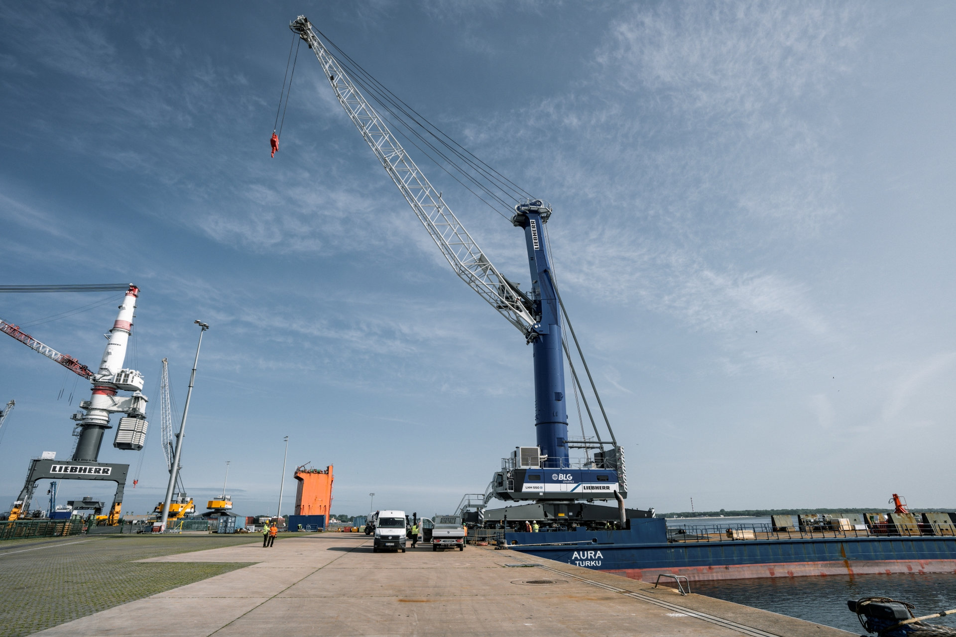 BLG's new mobile harbour crane