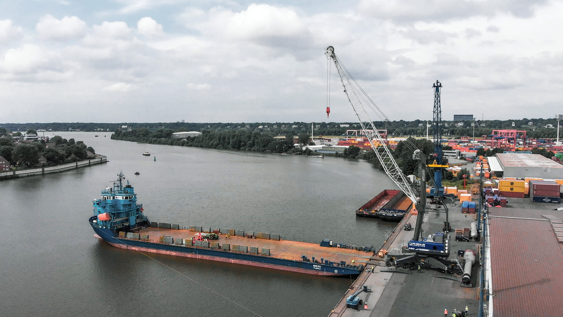 Rhenus Midgard Hamburg swaps one Liebherr mobile harbour crane for another