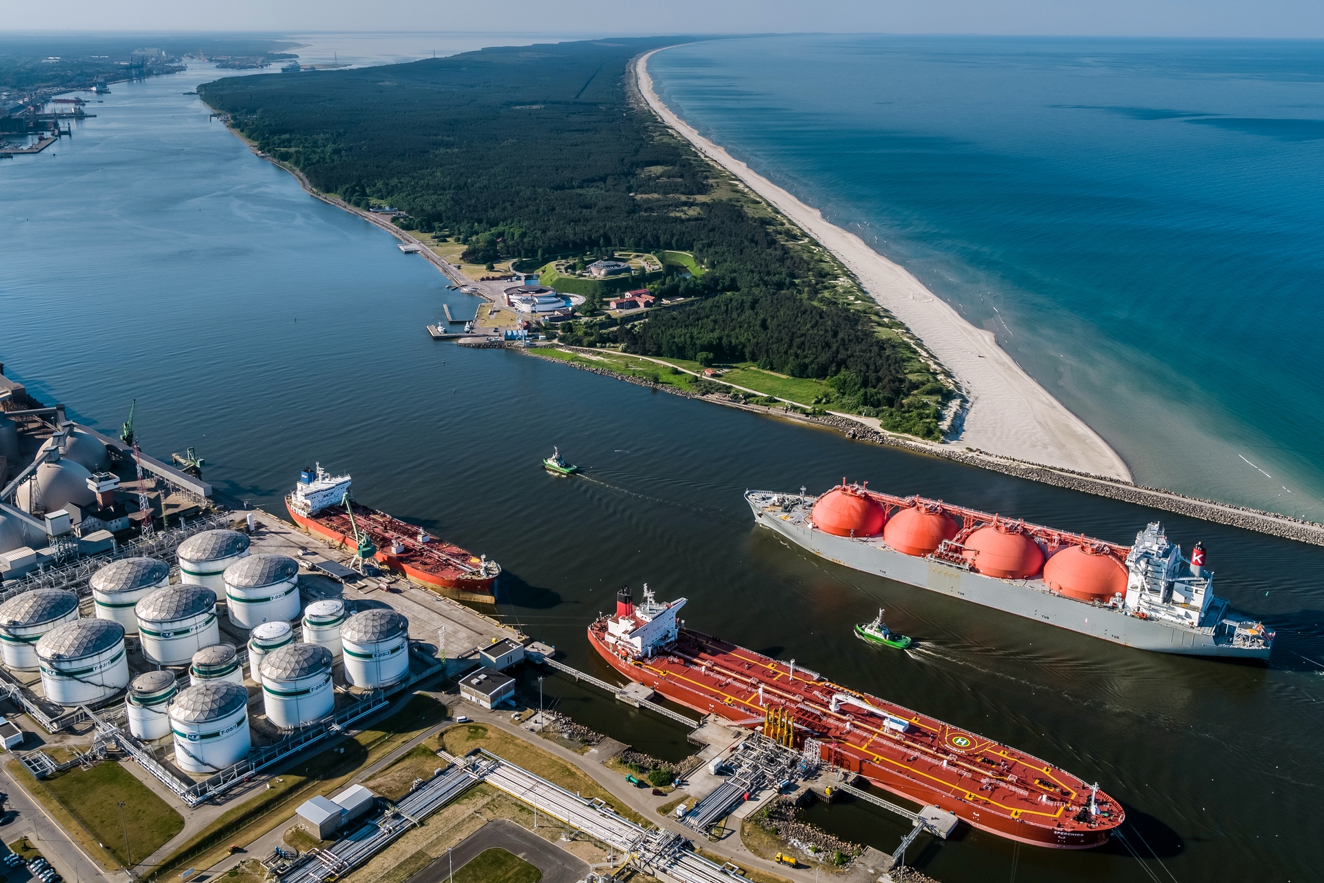 Rohde Nielsen to dredge Klaipėda's shipping canal