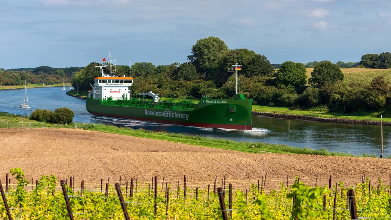 Erik Thun orders eight vessels