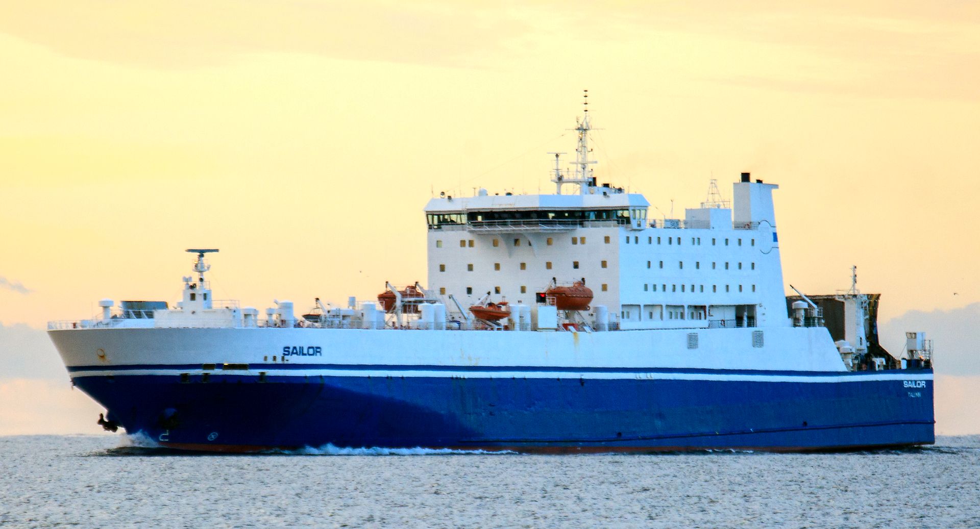 DFDS corona-adapts its SE-EE-FI network