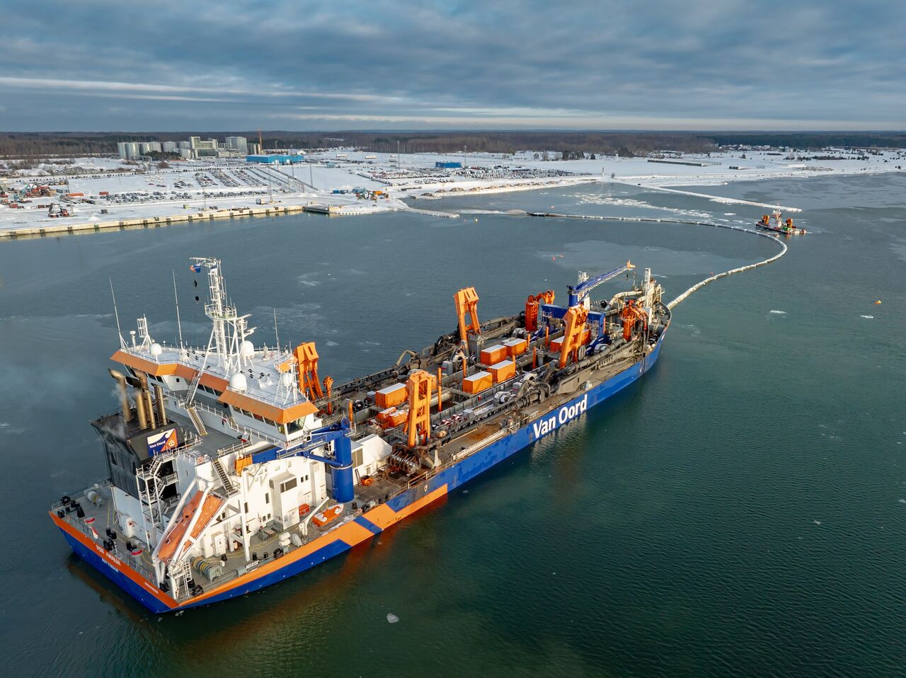 Land reclamation for Tallinn's OWE quay - started